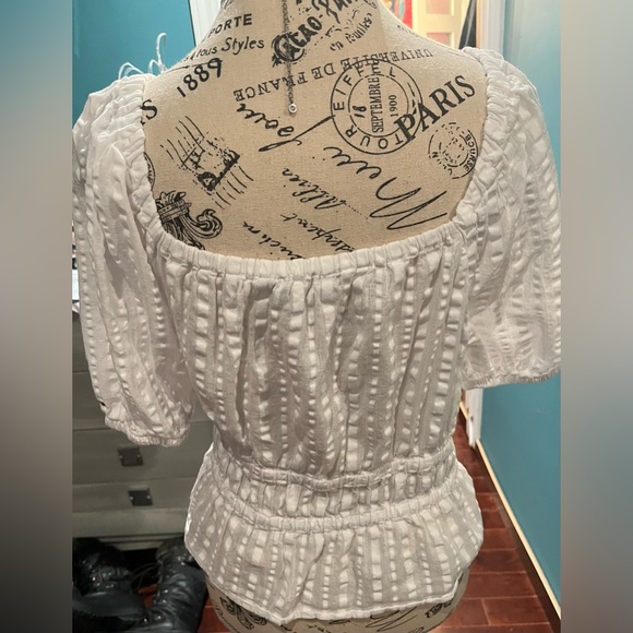 Brand new blouse - Picture 2 of 2